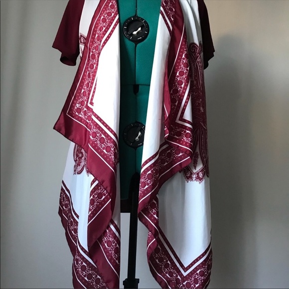 SOLDOversized maroon and white blouse - Picture 2 of 6